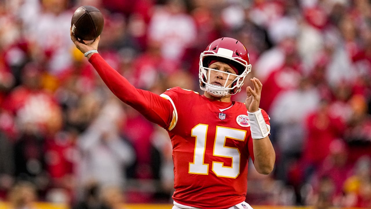 Patrick Mahomes' Best Throws vs. Steelers