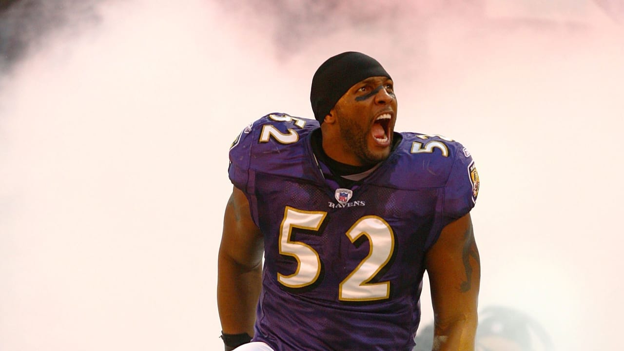 Baltimore Ravens full back Ovie Mughelli, celebrates his second quarter  touchdown with teammate Baltimore Ravens tight end Todd Heap during their  NFL football game against the Cleveland Browns in, Baltimore, Sunday, Dec.