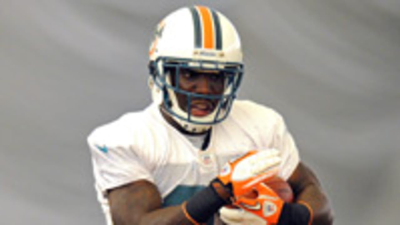 vontae-davis-120808-spot.jpg
