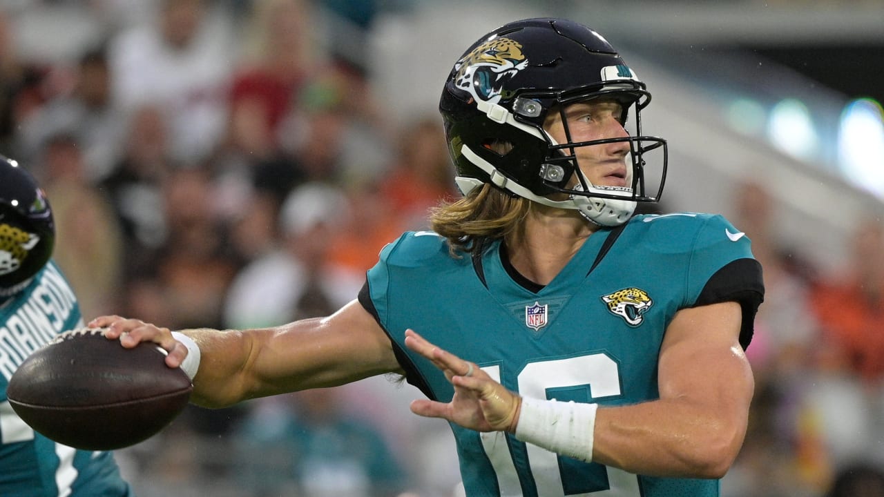 Trevor Lawrence scores 2 TDs in Jaguars' preseason finale