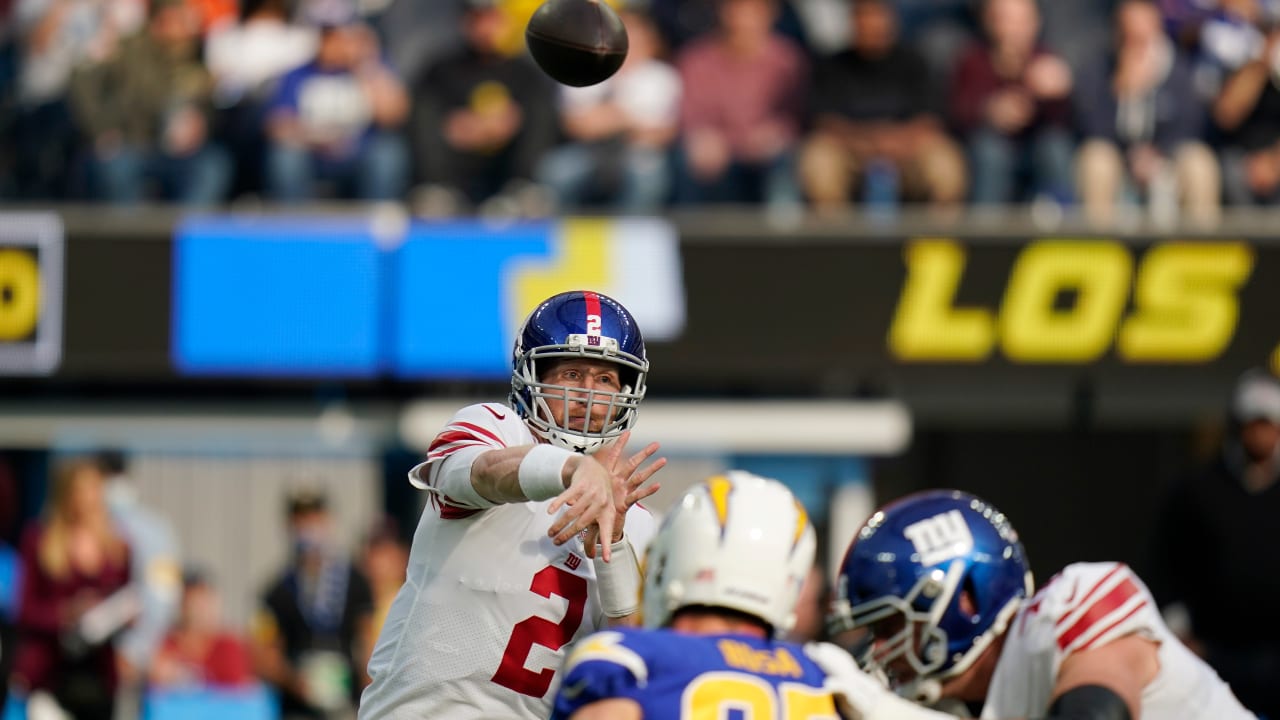 New York Giants fullback Elijhaa Penny leaks out of the backfield for a  play-action touchdown pass from Giants quarterback Mike Glennon