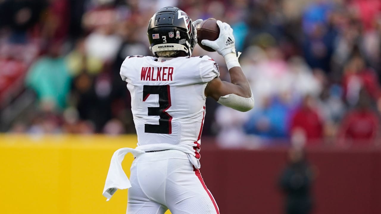 Falcons LB Mykal Walker will wear the No. 3 this season