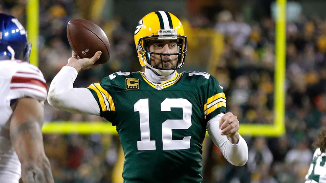 Aaron Rodgers throws Hail Mary touchdown vs. NY Giants