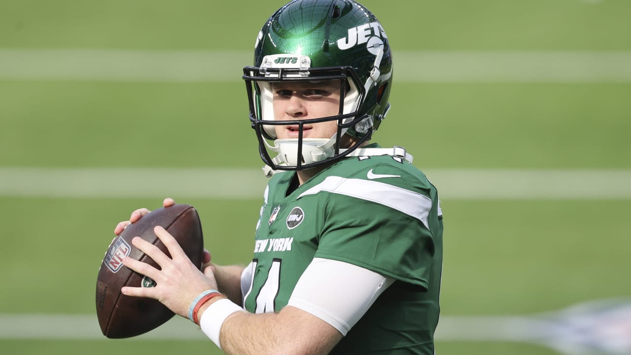 New York Jets trade Sam Darnold to Carolina Panthers for three