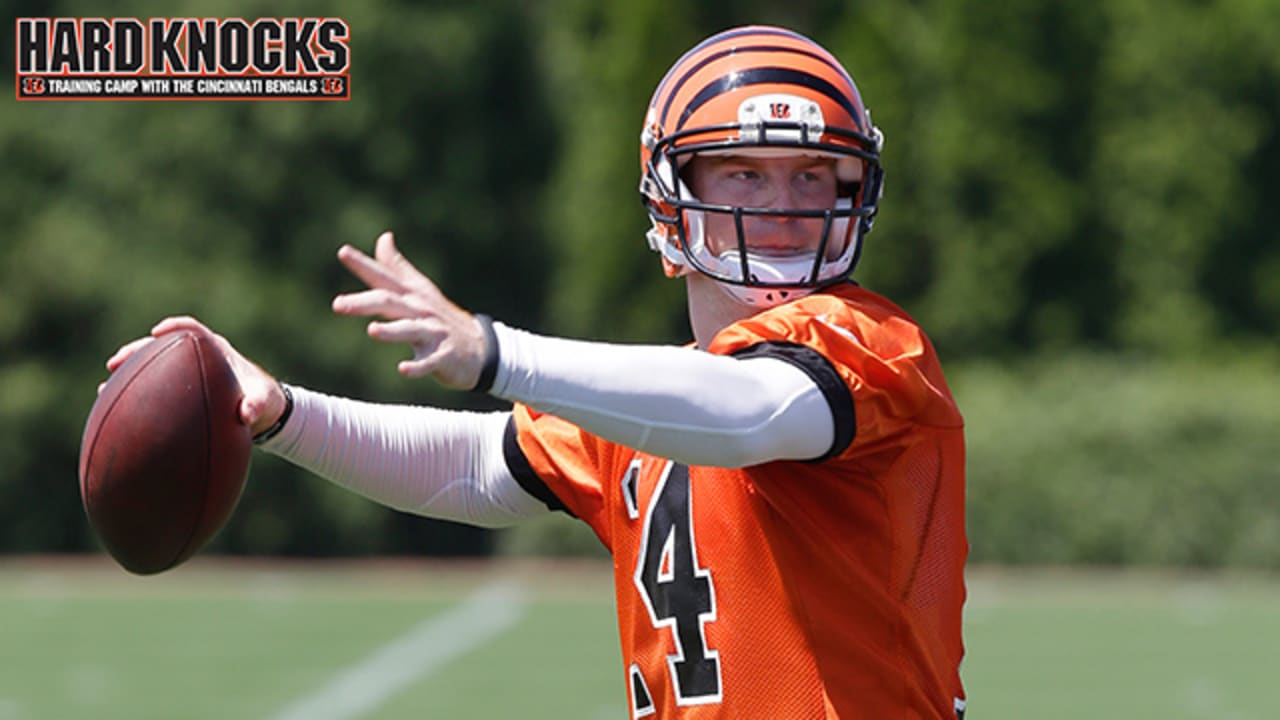 Cincinnati Bengals safety Taylor Mays talks to a teammate during