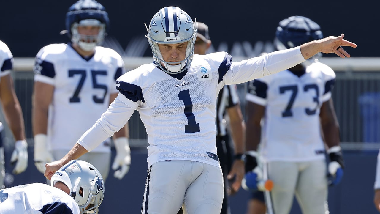 Cowboys sign kicker Tristan Vizcaino