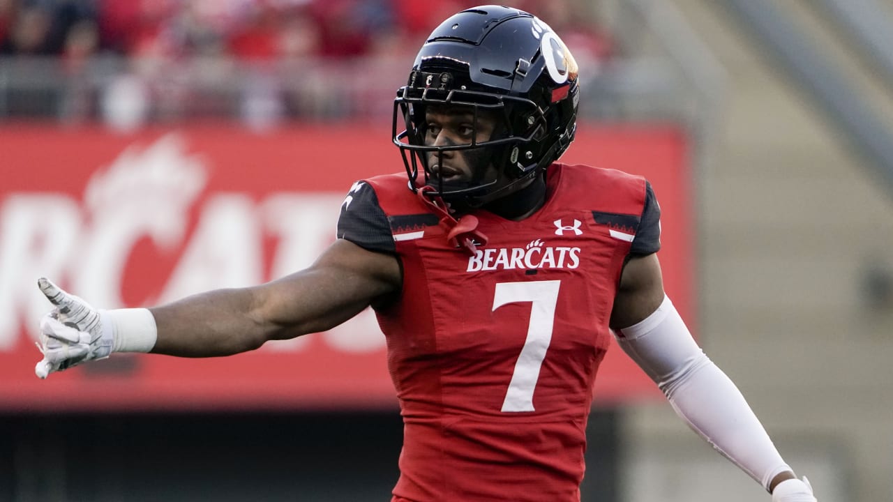 Seattle Seahawks select Cincinnati Bearcats cornerback Coby Bryant with
