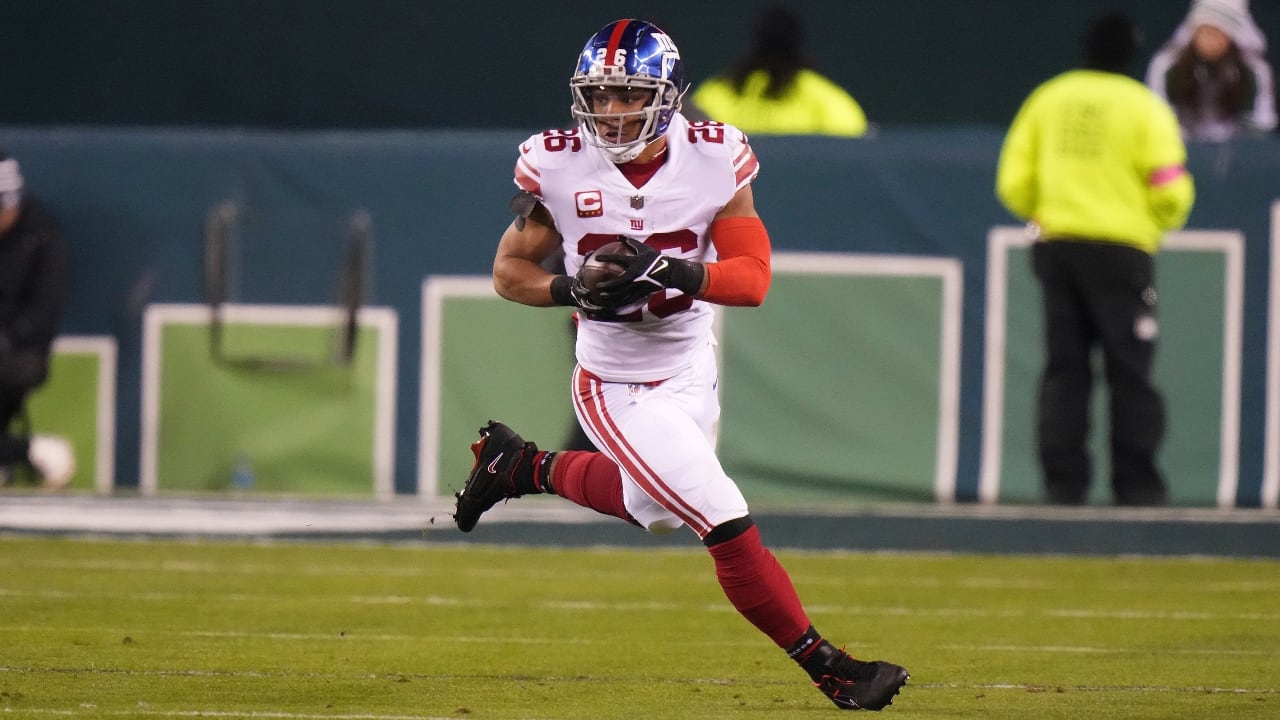 Ian Rapoport on X: No deal for the #Giants and star RB Saquon Barkley,  with talks going down to the wire and the best efforts made to strike a  compromise, per me, @