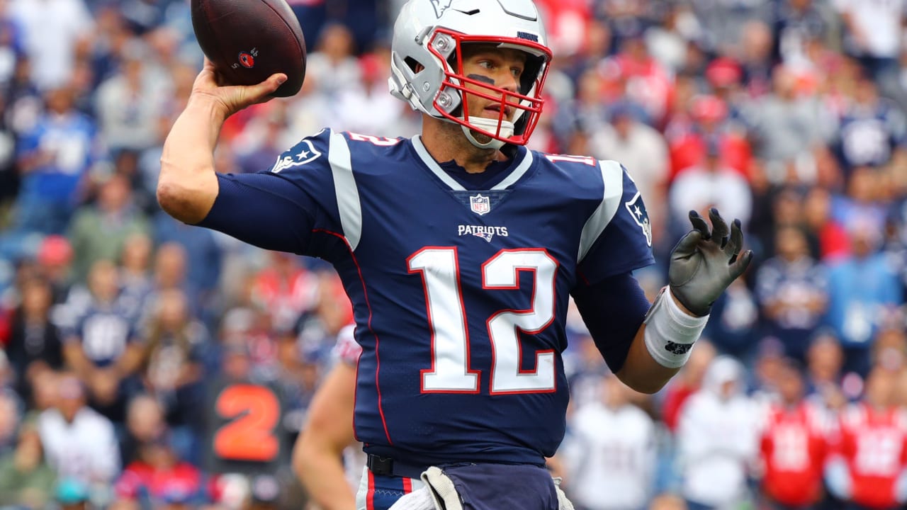 Tom Brady intercepted twice as Dolphins beat Patriots 27-20