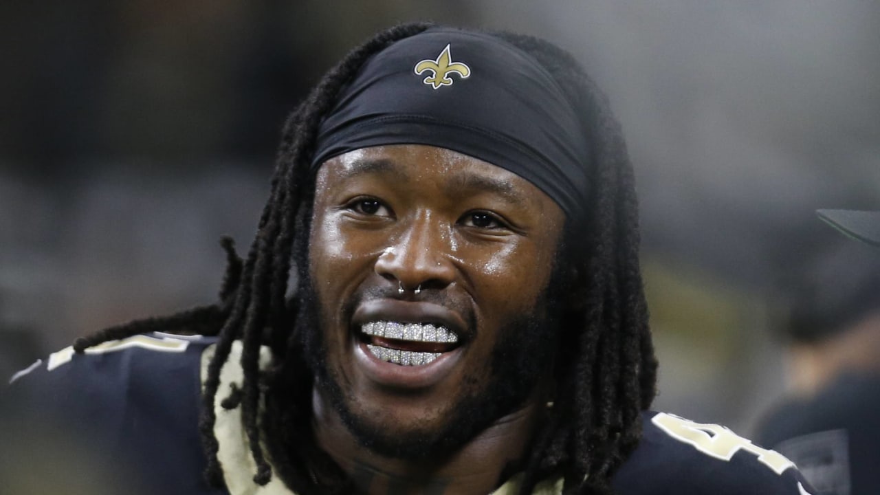 Alvin Kamara reacts to CMC's deal: 'I just play football'