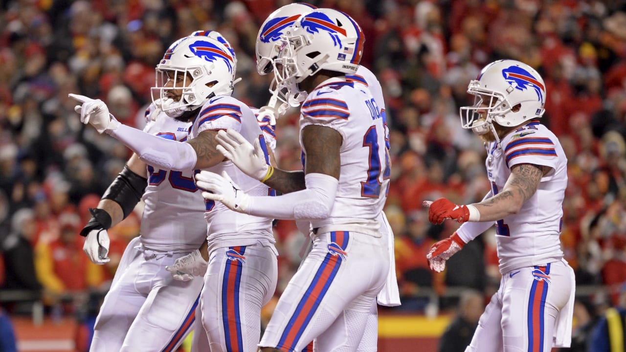 Bills QB Josh Allen connects with WR Gabe Davis for mind-bending one-handed  TD catch