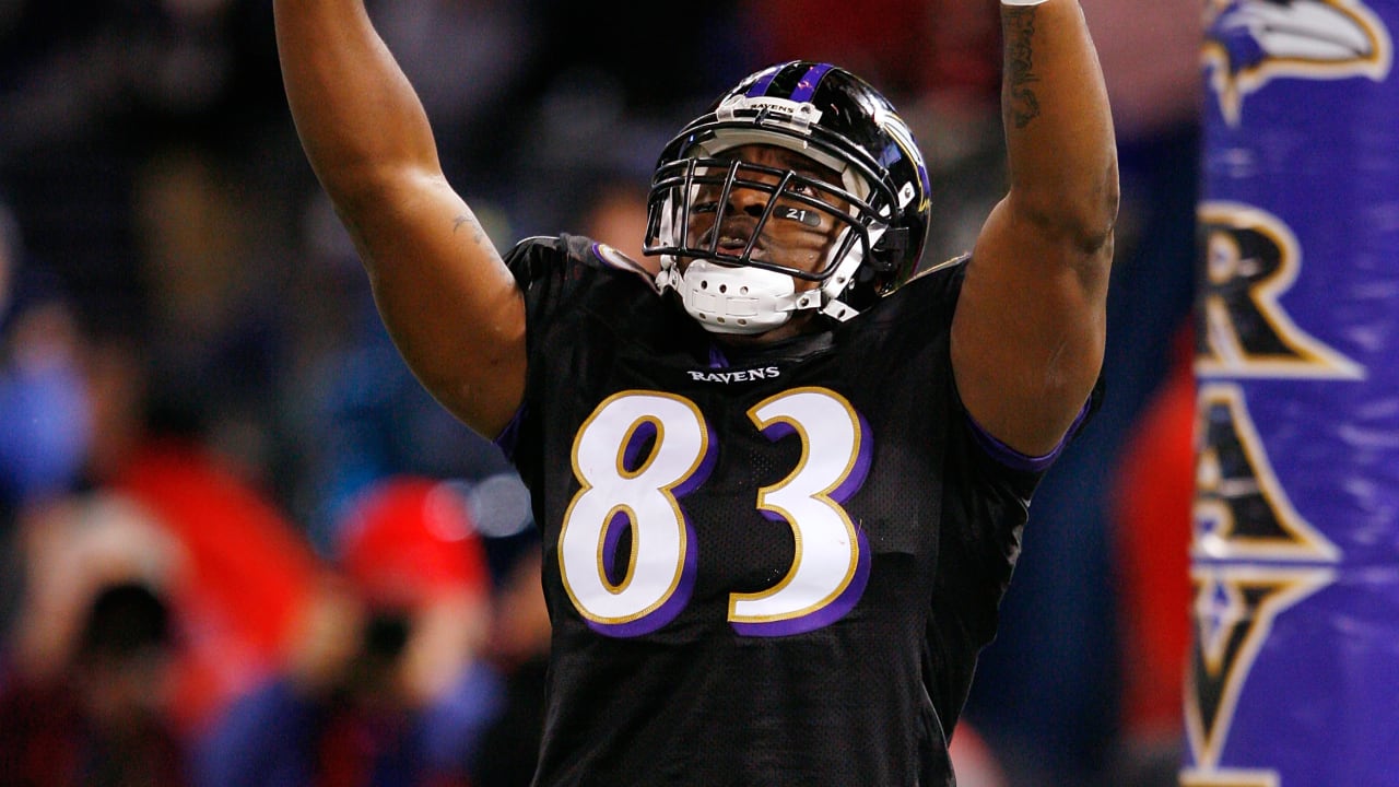 Baltimore Ravens tight end Todd Heap (86) reacts after fumbling