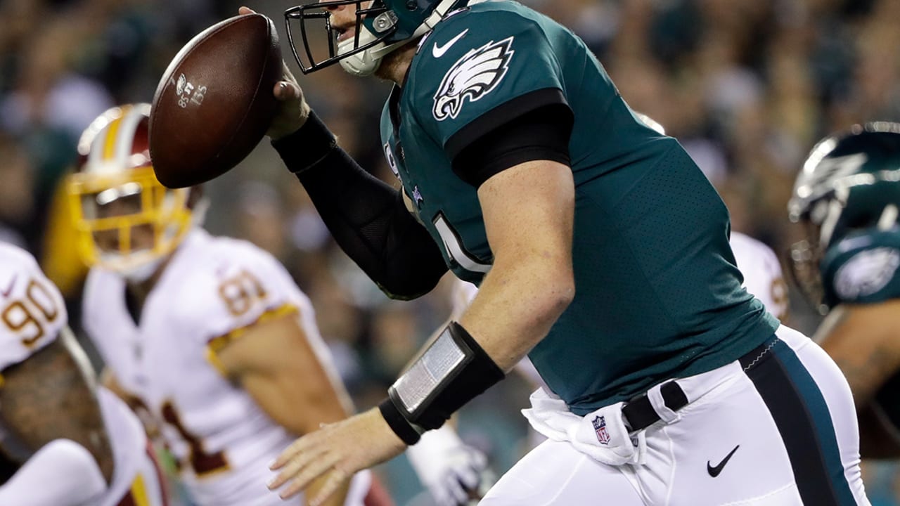 CarsonWentz-171023-Spot.jpg