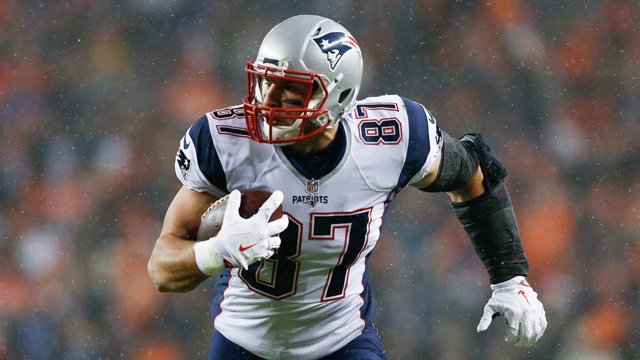 Rob Gronkowski-151210-Spot.jpg