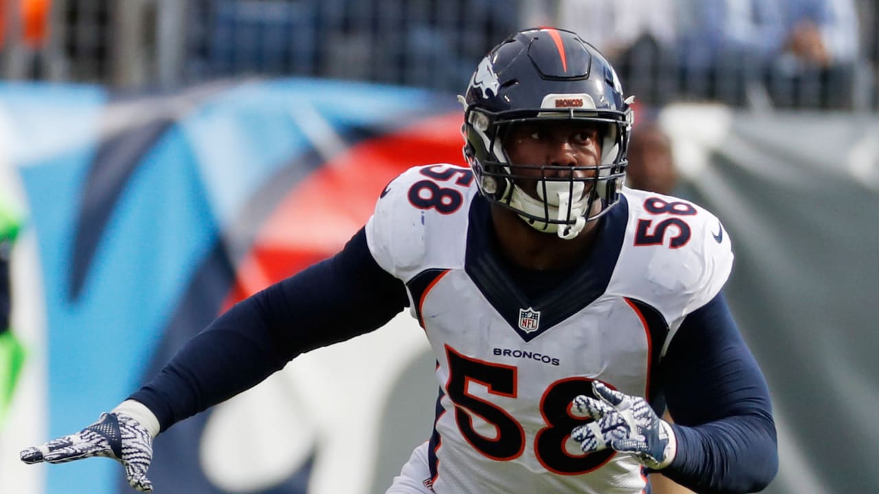 Von Miller's Super Bowl 50 helmet found with Brady jerseys? - ESPN