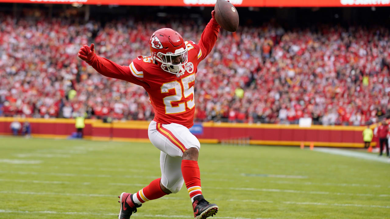 Kansas City Chiefs' fifth straight win preserves lead in jumbled AFC West  race
