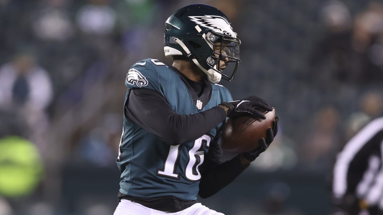 Philadelphia Eagles wide receiver Quez Watkins weaves through traffic