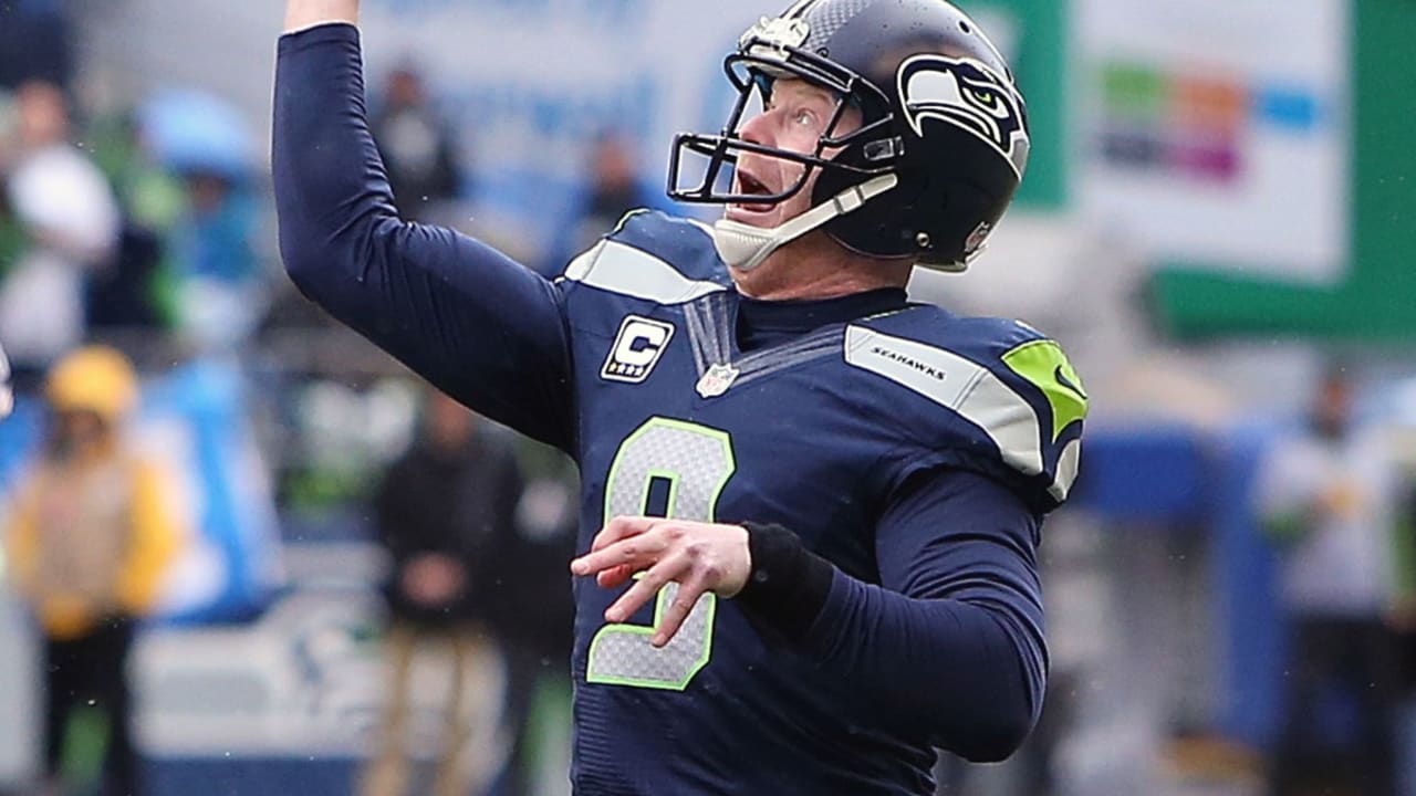 PsBattle: Seahawks' punter throwing a touchdown pass : r