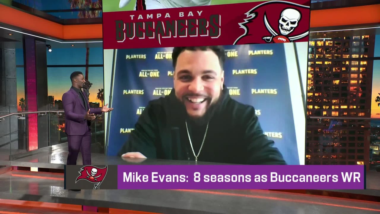 Mike Evans didn't believeTom Brady's un-retirement text