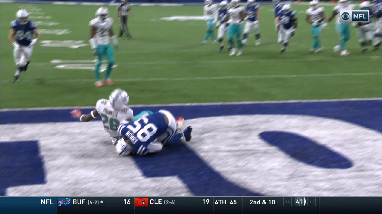 Steven Parker steals ball from Eric Ebron for end-zone INT