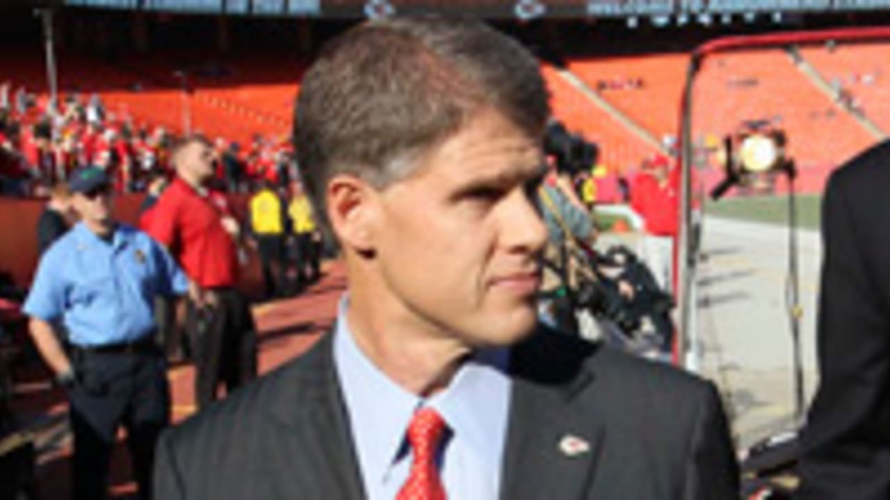 clark-hunt-121202-spot.jpg