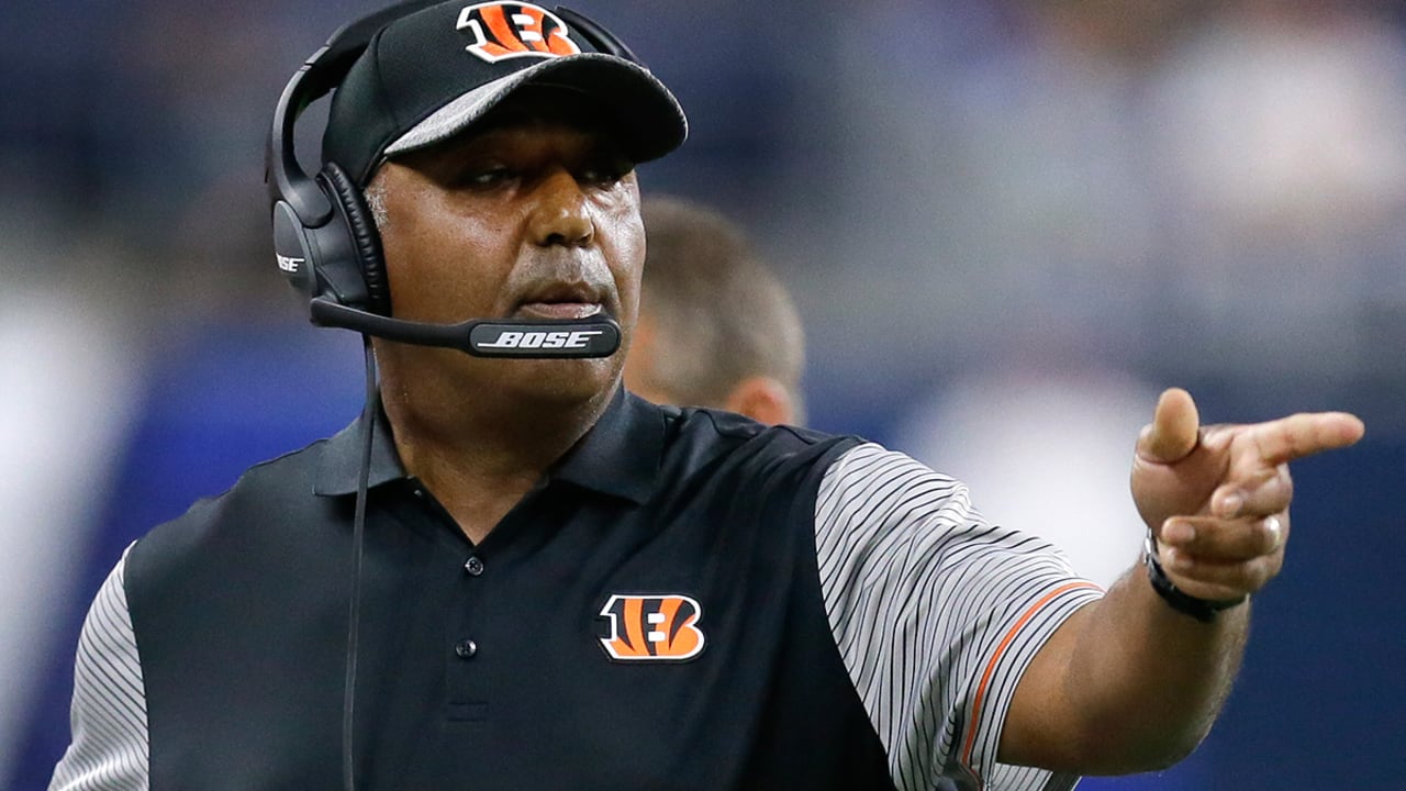 Marvin-Lewis-160907-SL.jpg