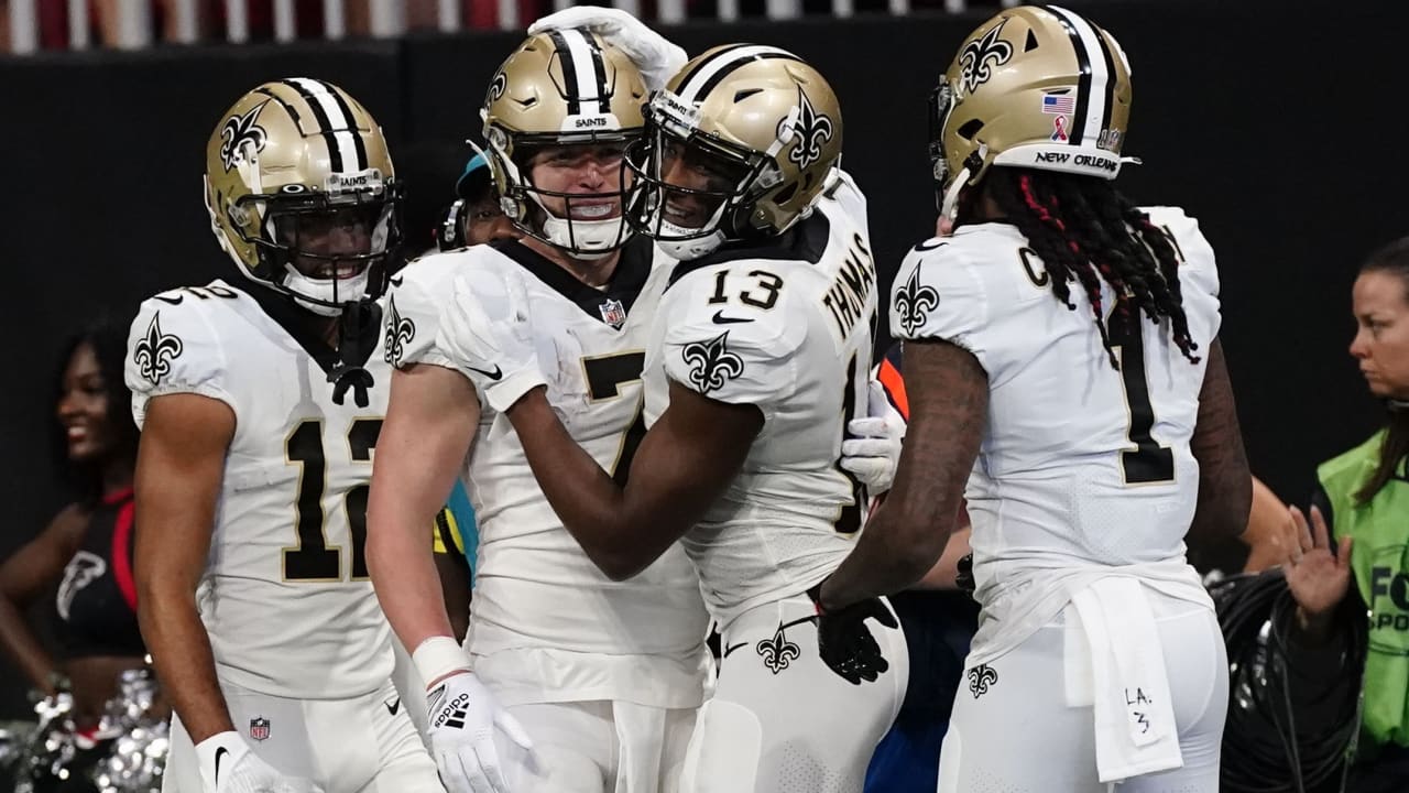 New Orleans Saints Tight End Taysom Hill Follows Perfect Blocking For ...