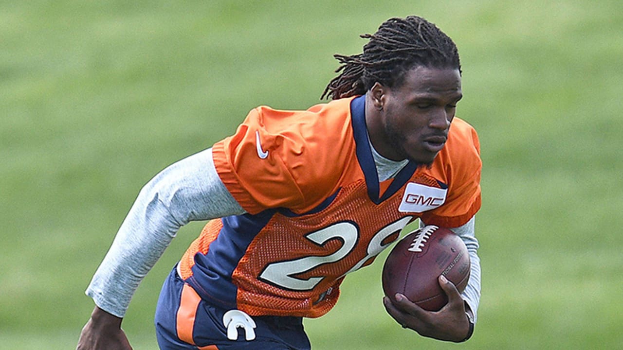 Jamaal-Charles-170523-sl.jpg