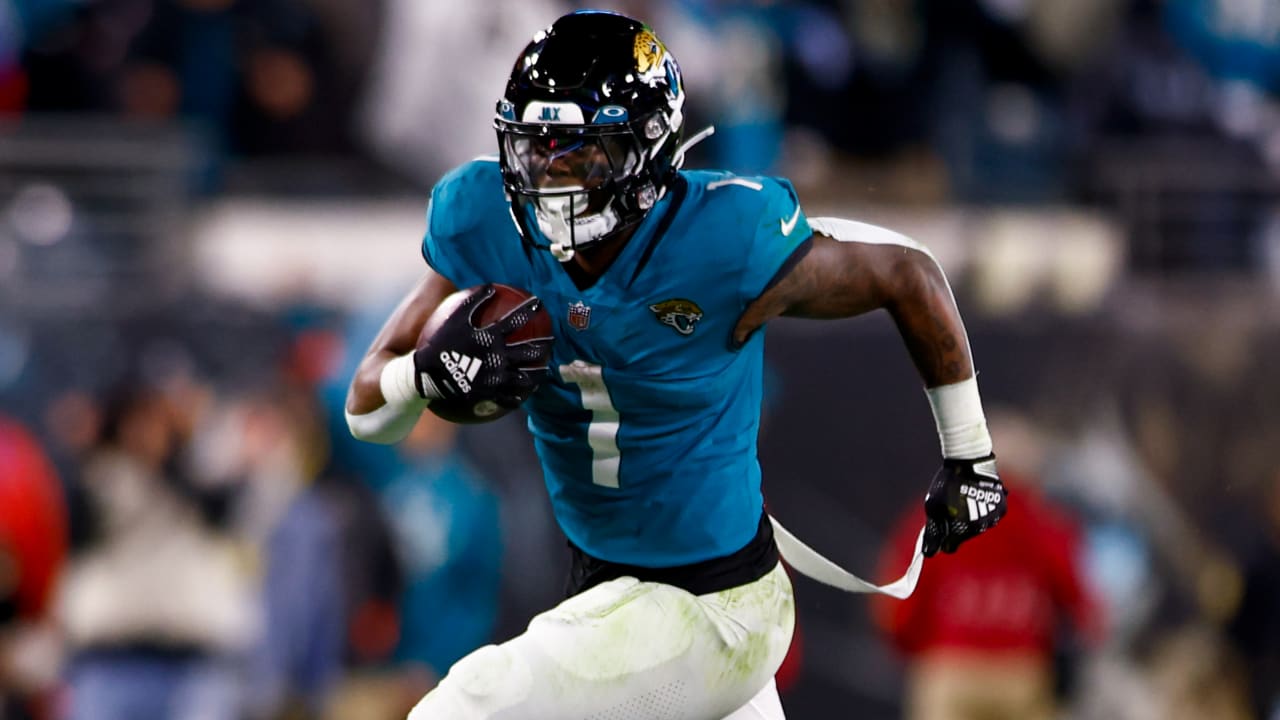 Jaguars RB Travis Etienne scores his first NFL touchdown vs. the Giants