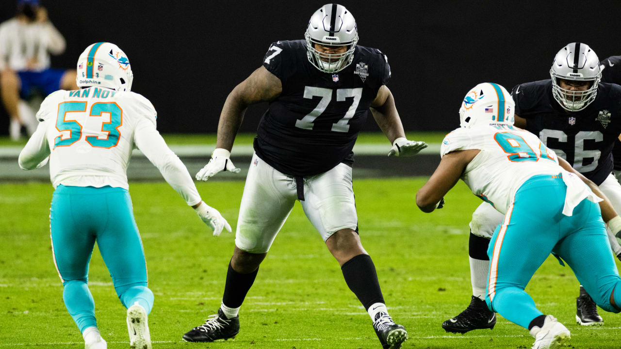 OT Raiders Trent Brown to be traded with Patriots