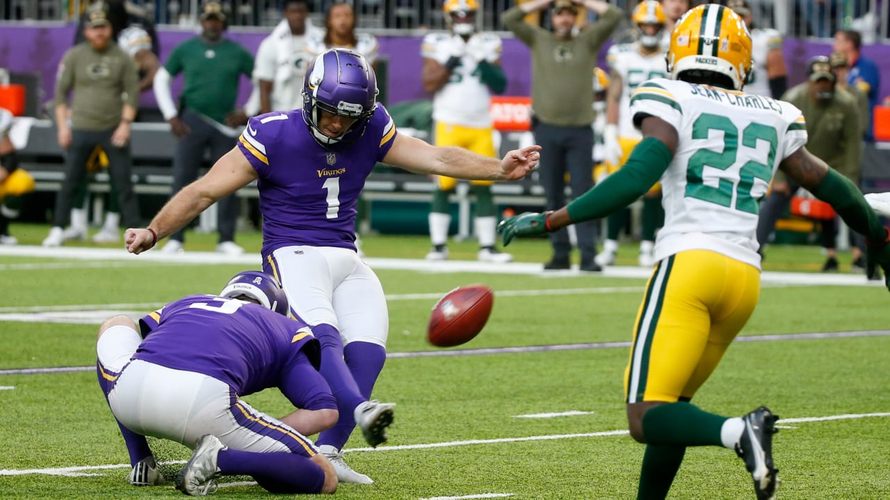 Minnesota Vikings kicker Greg Joseph completes Vikings' upset win with