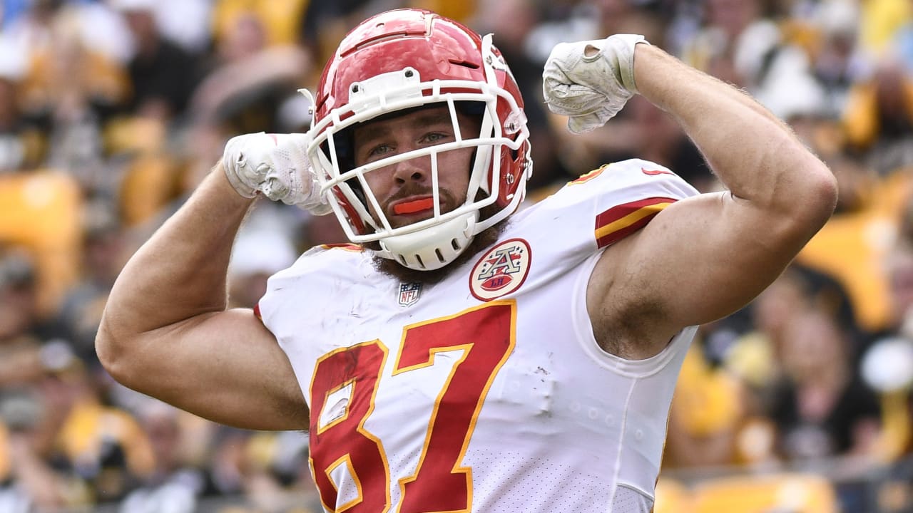 NFL Network's Ian Rapoport: Kansas City Chiefs tight end Travis Kelce  (knee) officially listed as questionable vs. Detroit Lions