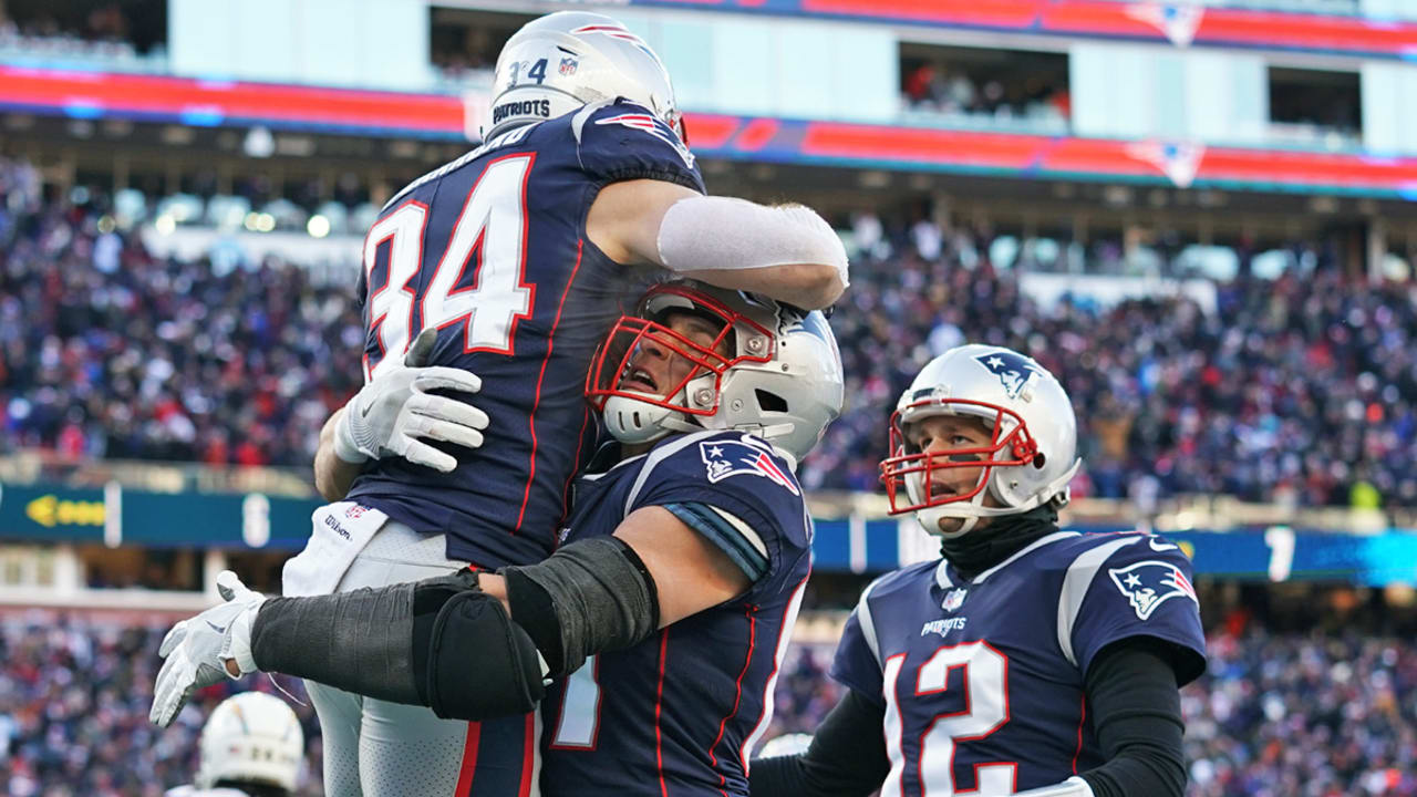 NFL playoffs: Patriots blast Chargers, return to AFC title game