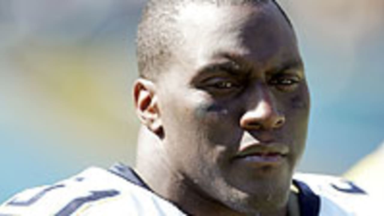 Chargers will release Takeo Spikes on Thursday, according to report 