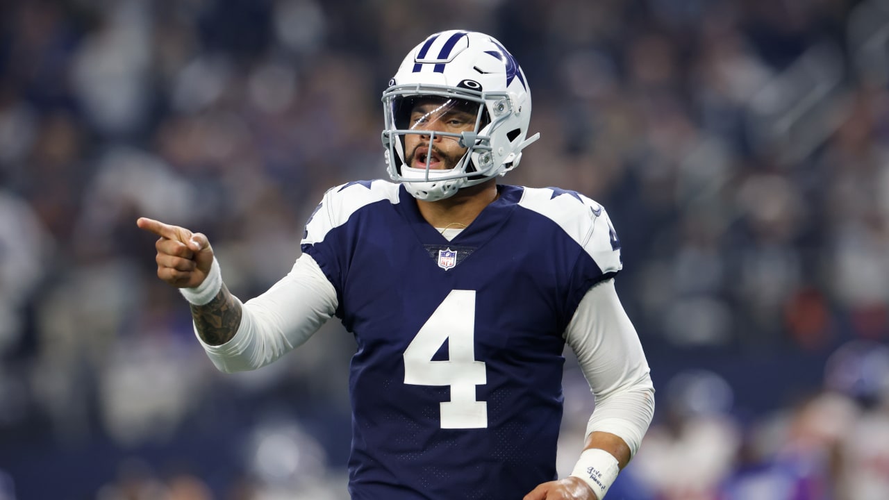 LOOK! Dak Prescott supports former teammate Ezekiel Elliott by wearing OSU  jersey