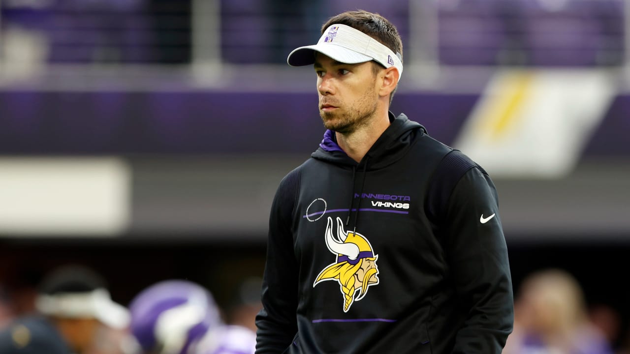 Broncos hiring Klint Kubiak as QBs coach, targeting Packers’ Justin Outten as offensive coordinator