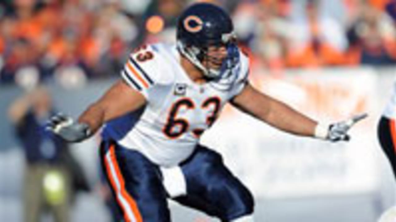 roberto_garza-120803-spot.jpg