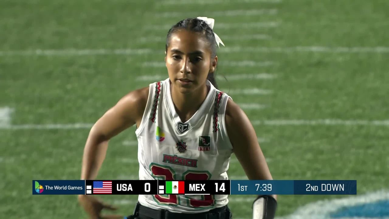 Team Mexico's flag football player Diana Flores connects with Sylvia  Contreras for pair's second touchdown of day