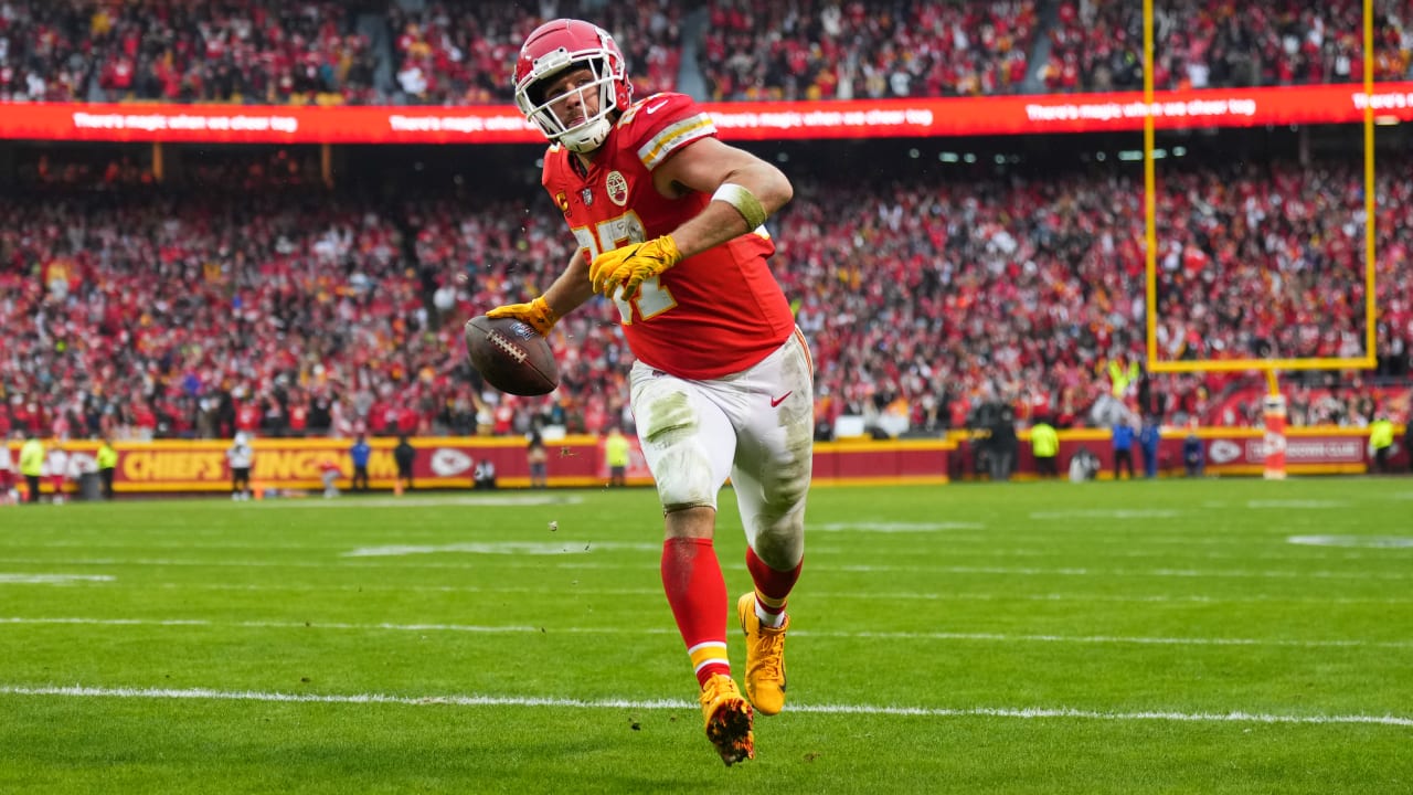 All 14 Kansas City Chiefs Tight End Travis Kelce Catches From 2-TD Game ...