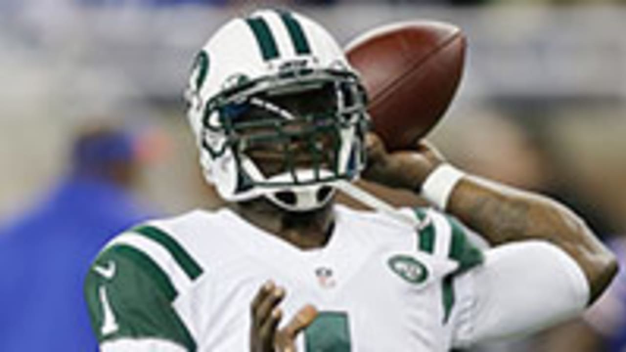 Michael-Vick-112514-SL