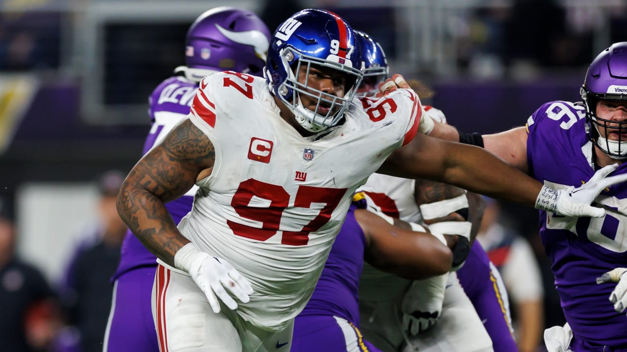 Giants, DT Dexter Lawrence agree to terms on four-year, $90