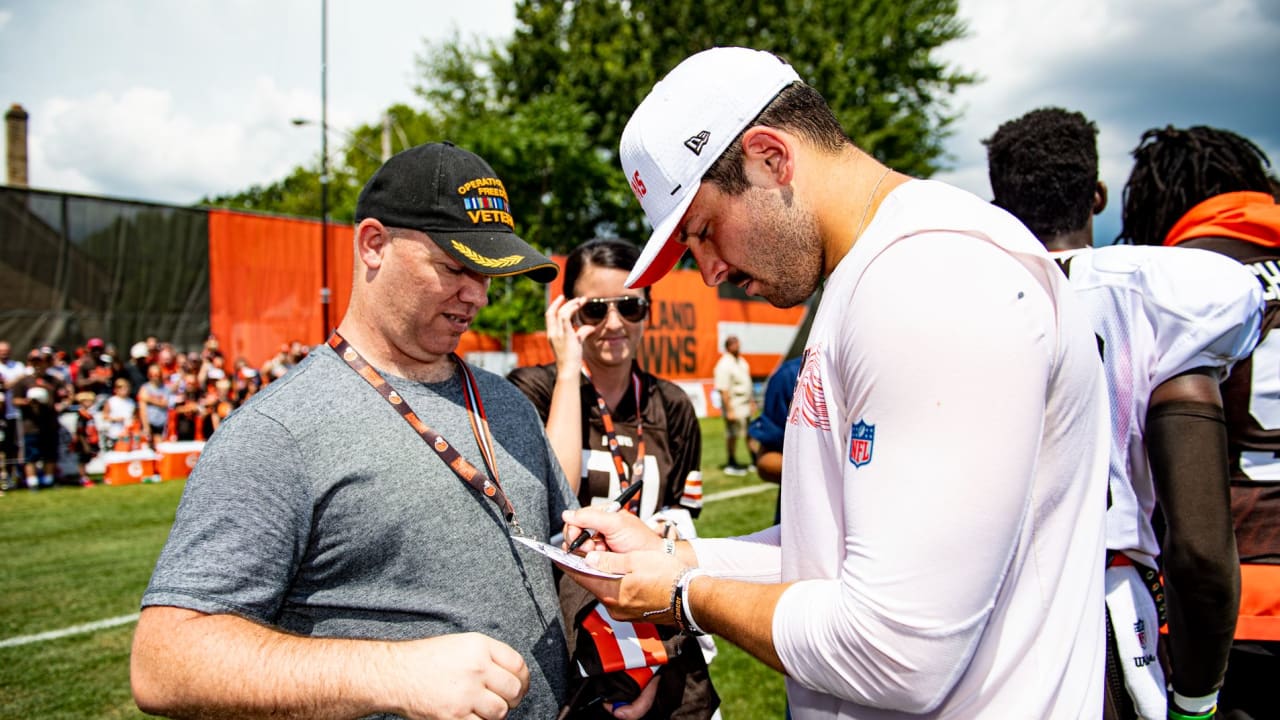 Baker mayfield salute store to service