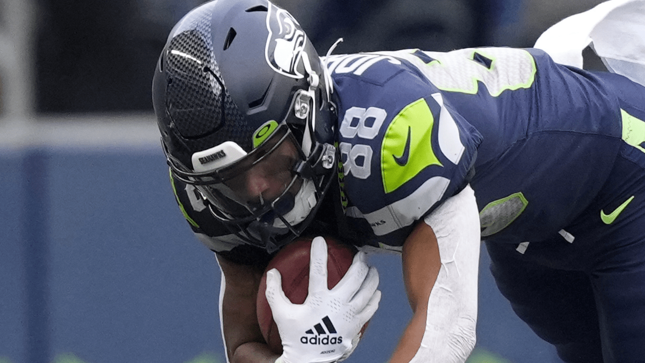Seattle Seahawks quarterback Jacob Eason hits wide-open wide receiver Cade  Johnson with successful two-point conversion