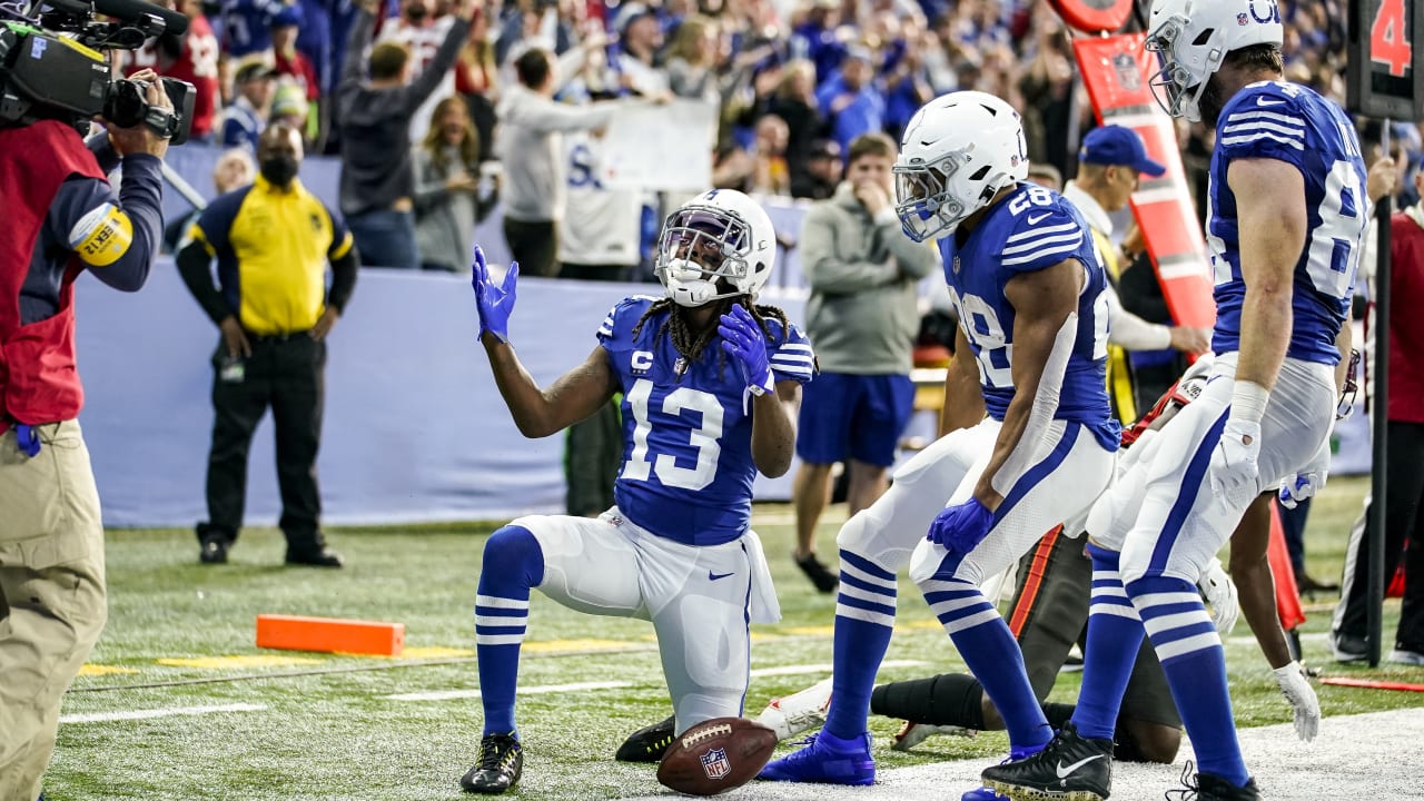 Indianapolis Colts WR T.Y. Hilton scores touchdown the day of daughter's  birth, celebrates - Sports Illustrated