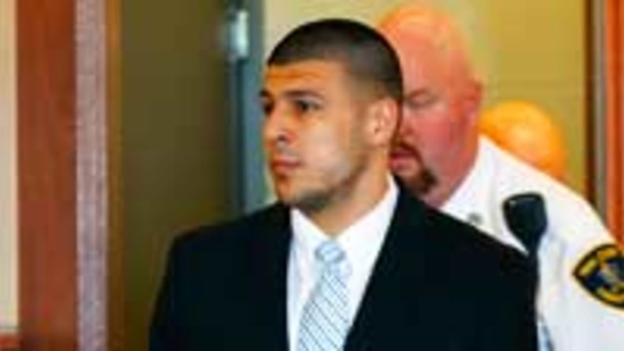 Aaron-Hernandez-SL-150203