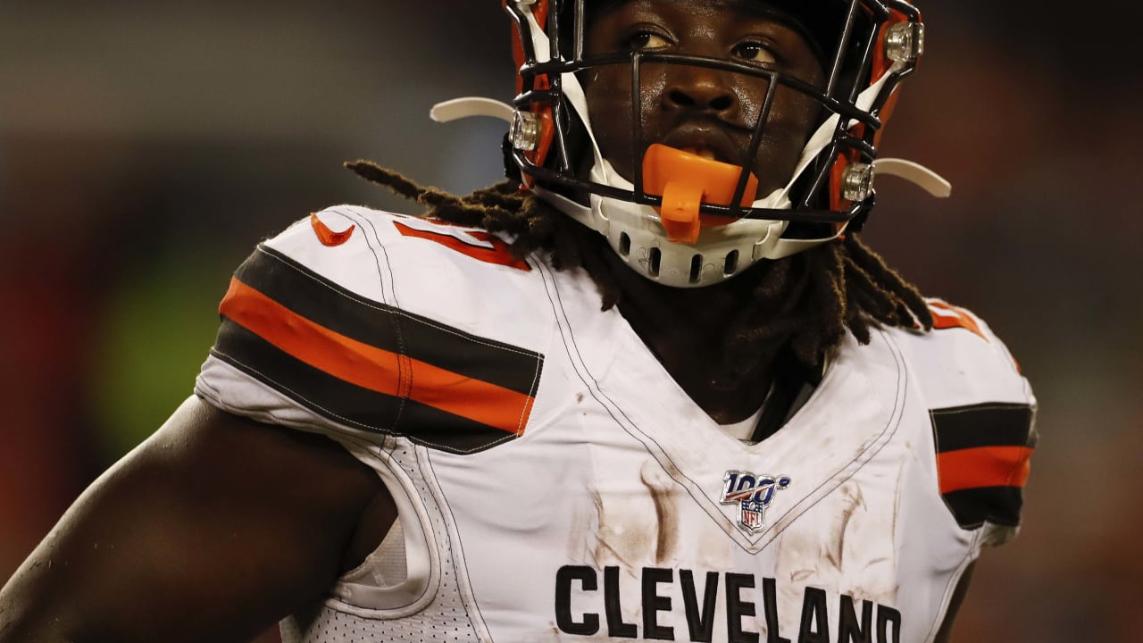 Kareem Hunt brings angry style to Cleveland Browns running game