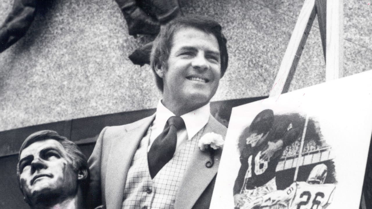 Frank Gifford, Giants legend and Hall of Famer, dies at 84