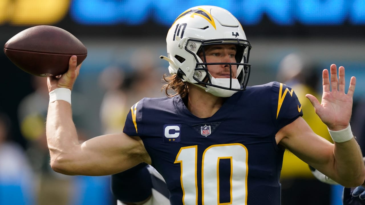 Los Angeles Chargers quarterback Justin Herbert’s top plays at the bye 2022 season