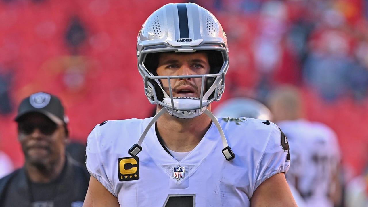 Raiders QB Derek Carr set for long-awaited playoff debut