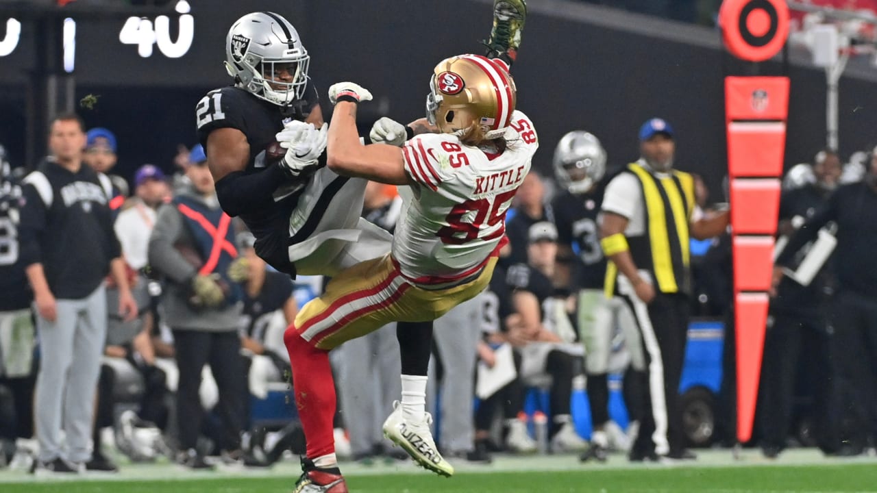 Can't-Miss Play: Las Vegas Raiders cornerback Amik Robertson overpowers San  Francisco 49ers tight end George Kittle for deep-ball INT of Brock Purdy's  pass